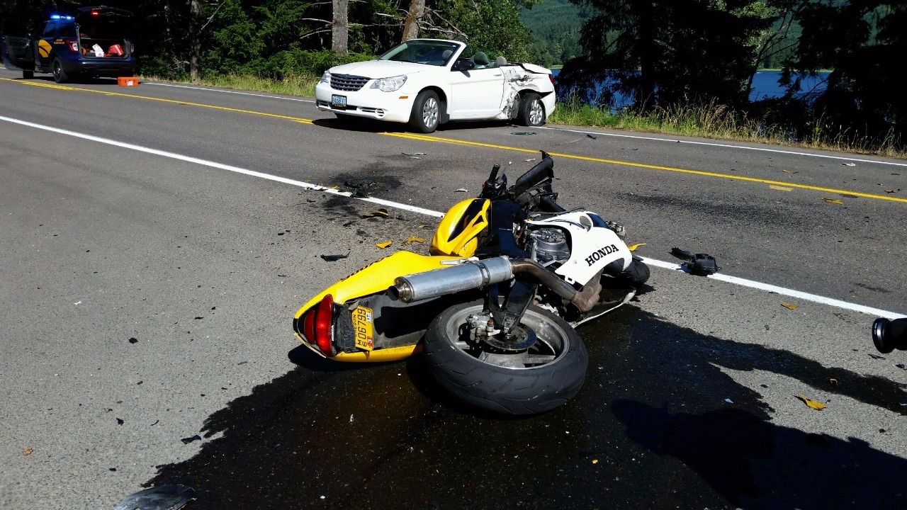Cottage Grove man dies in motorcycle